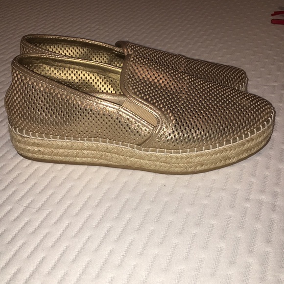 Steve Madden gold flat-forms 9 - Picture 6 of 6